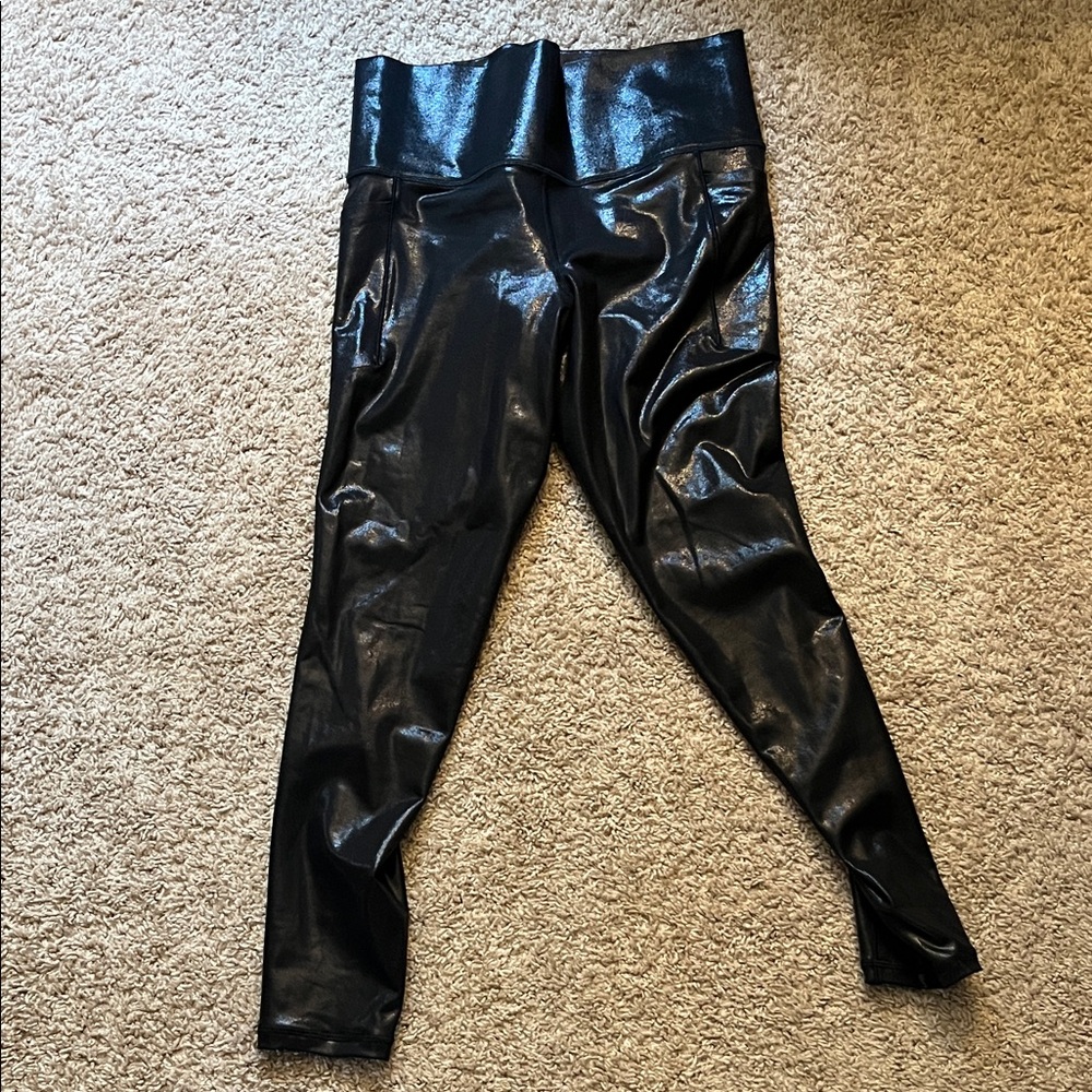 Athleta salutation Stash Shine Tight Legging